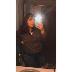 Meet your Posher, Leeann